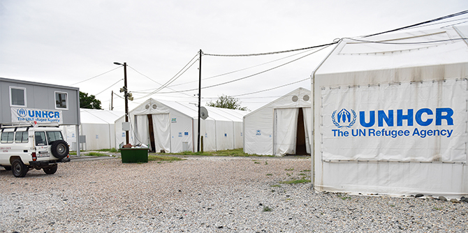 סיור בוגרים בביקור במחנה פליטים במקדוניה